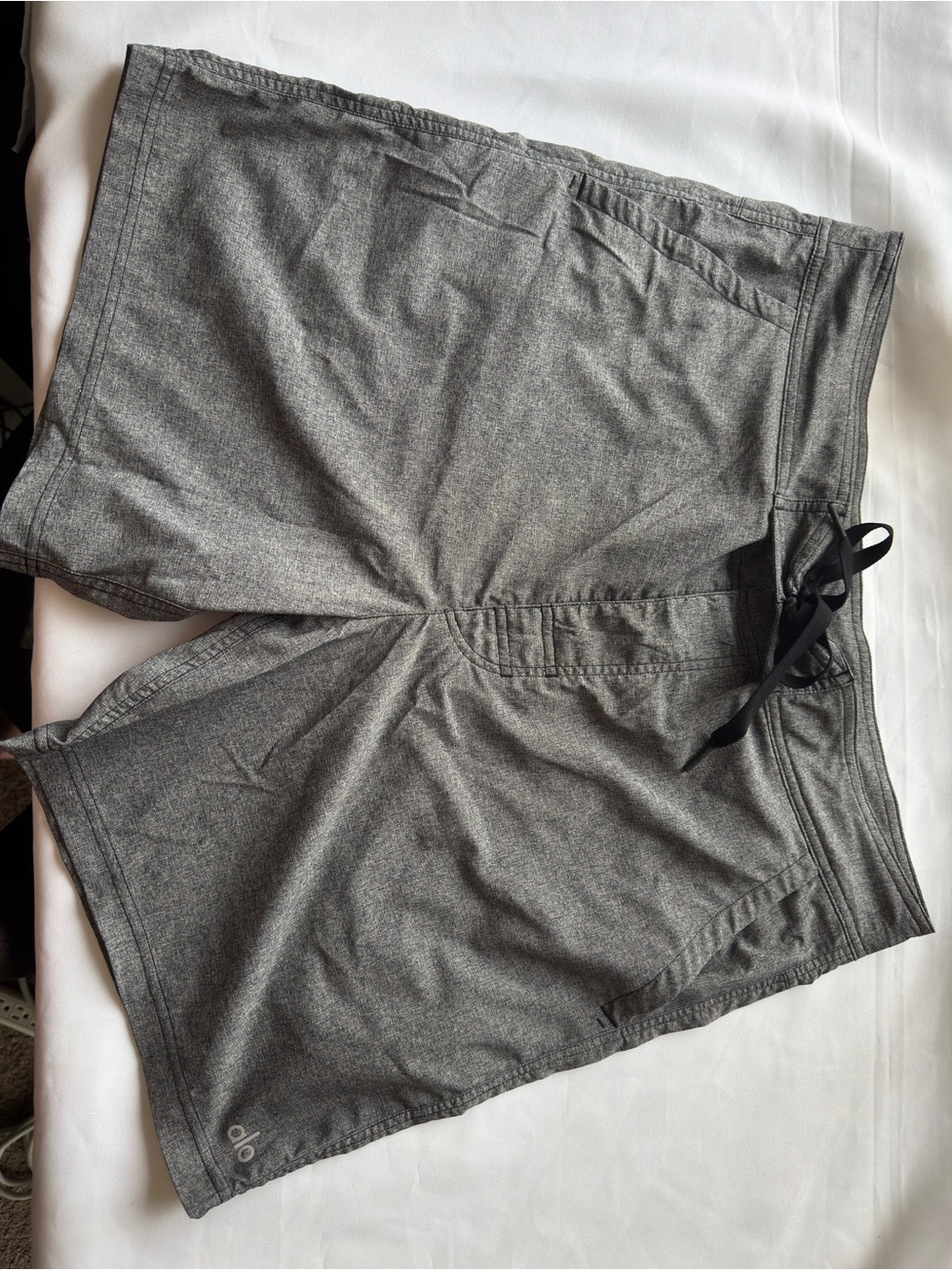 ALO Yoga Men’s Heather Gray Athletic Swim Shorts (XL) - Picture 3 of 3